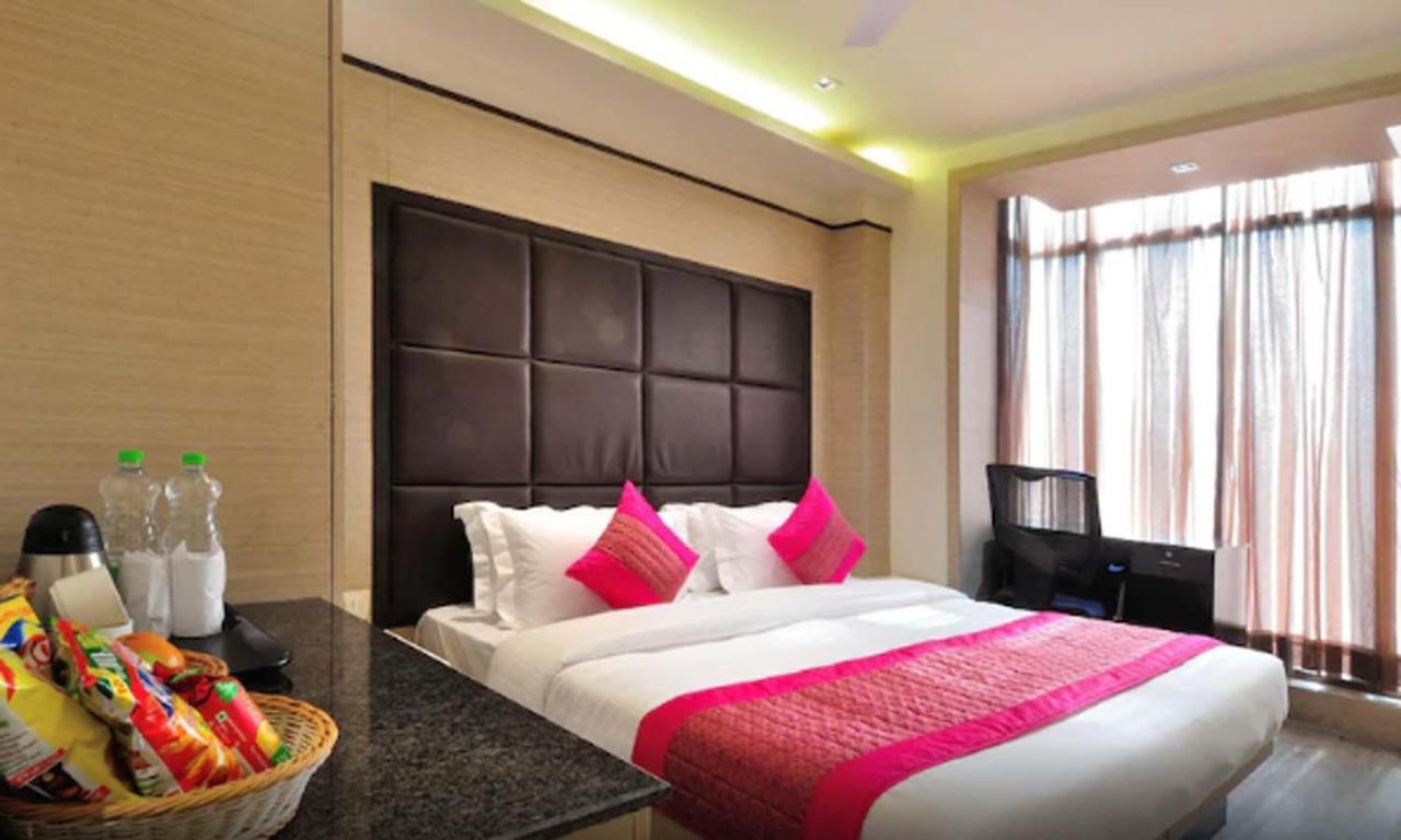 Hotel Royal Grand - Opposite Axis Bank East Patel Nagar New Delhi Exteriör bild