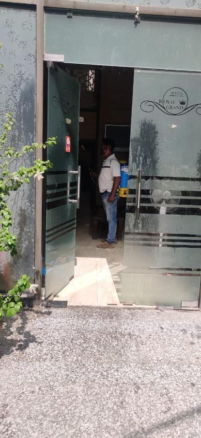 Hotel Royal Grand - Opposite Axis Bank East Patel Nagar New Delhi Exteriör bild