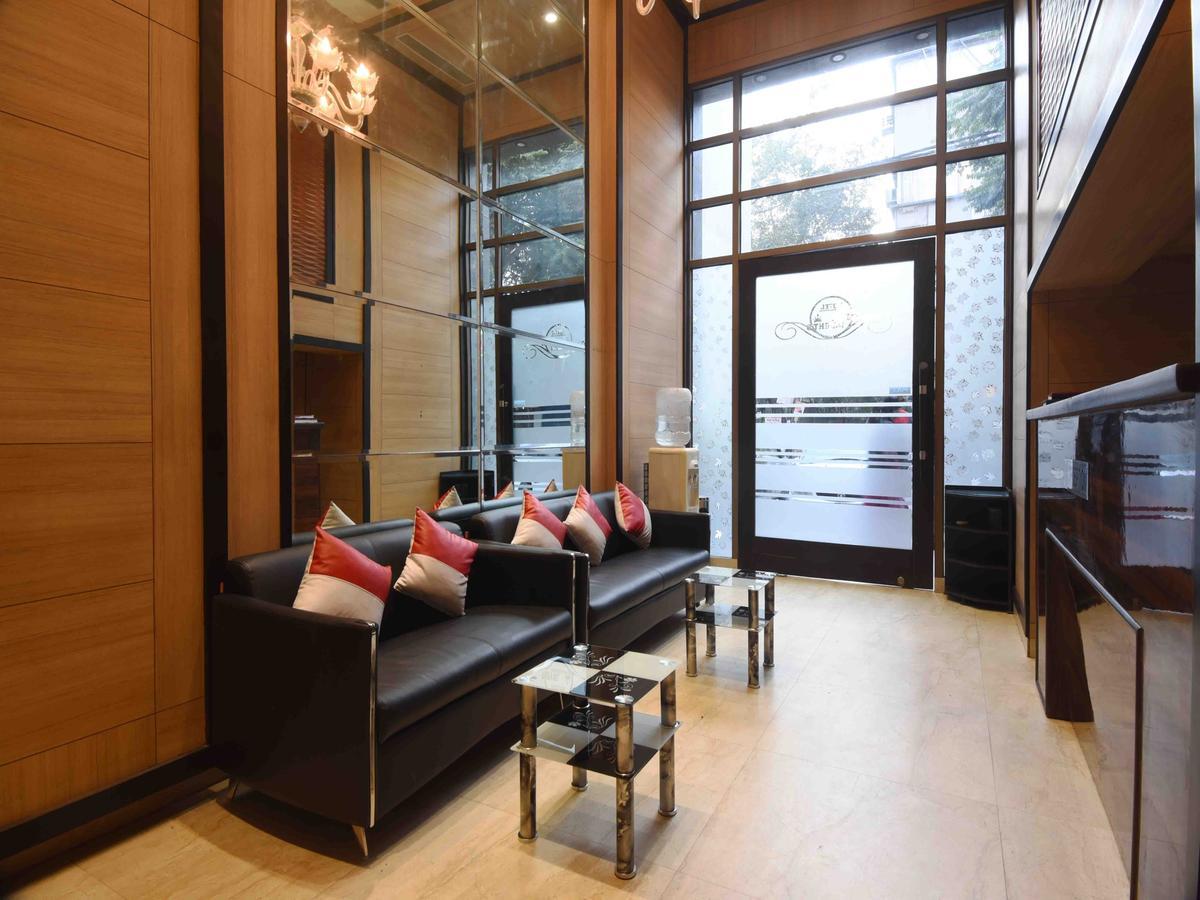 Hotel Royal Grand - Opposite Axis Bank East Patel Nagar New Delhi Exteriör bild