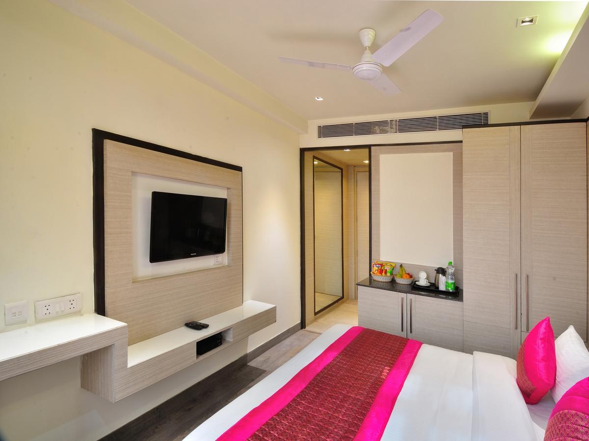 Hotel Royal Grand - Opposite Axis Bank East Patel Nagar New Delhi Exteriör bild