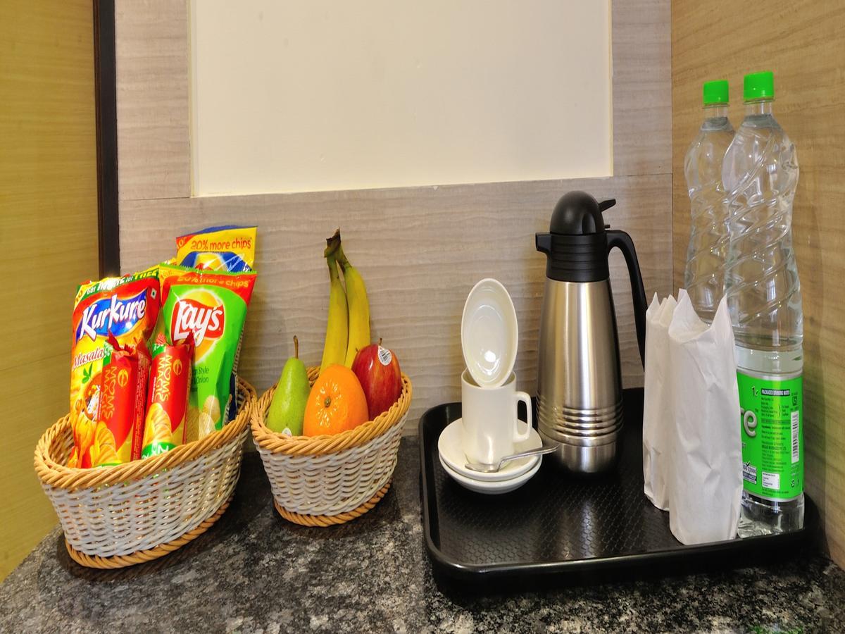 Hotel Royal Grand - Opposite Axis Bank East Patel Nagar New Delhi Exteriör bild