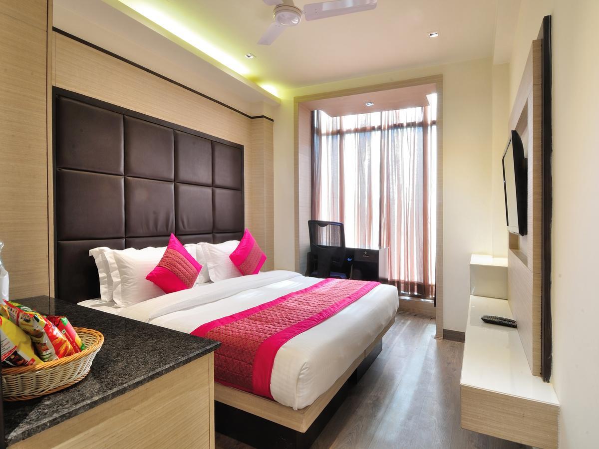 Hotel Royal Grand - Opposite Axis Bank East Patel Nagar New Delhi Exteriör bild