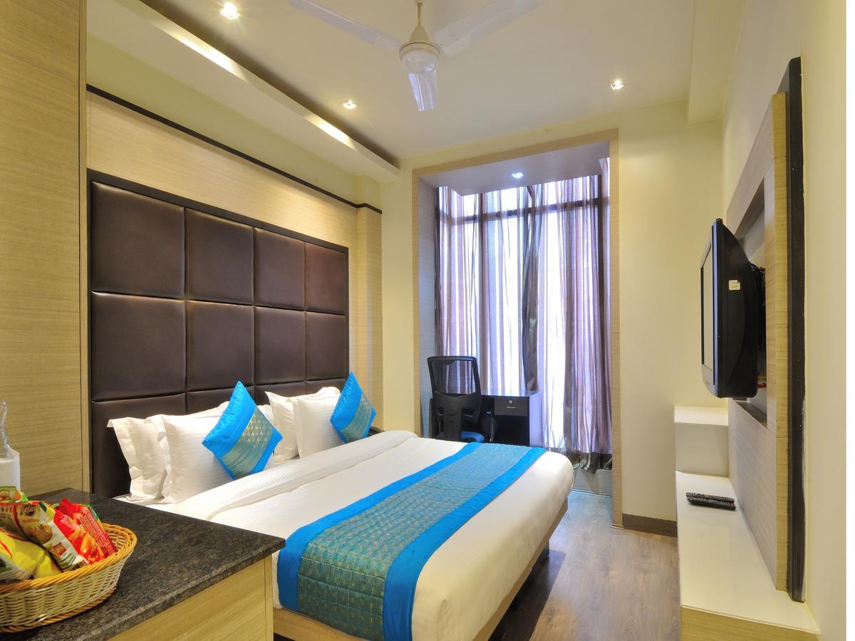 Hotel Royal Grand - Opposite Axis Bank East Patel Nagar New Delhi Exteriör bild