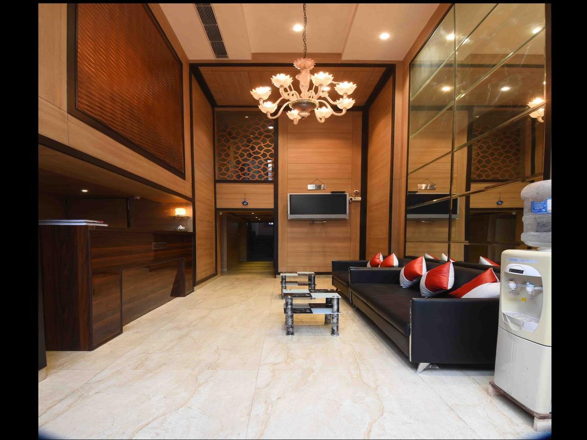 Hotel Royal Grand - Opposite Axis Bank East Patel Nagar New Delhi Exteriör bild
