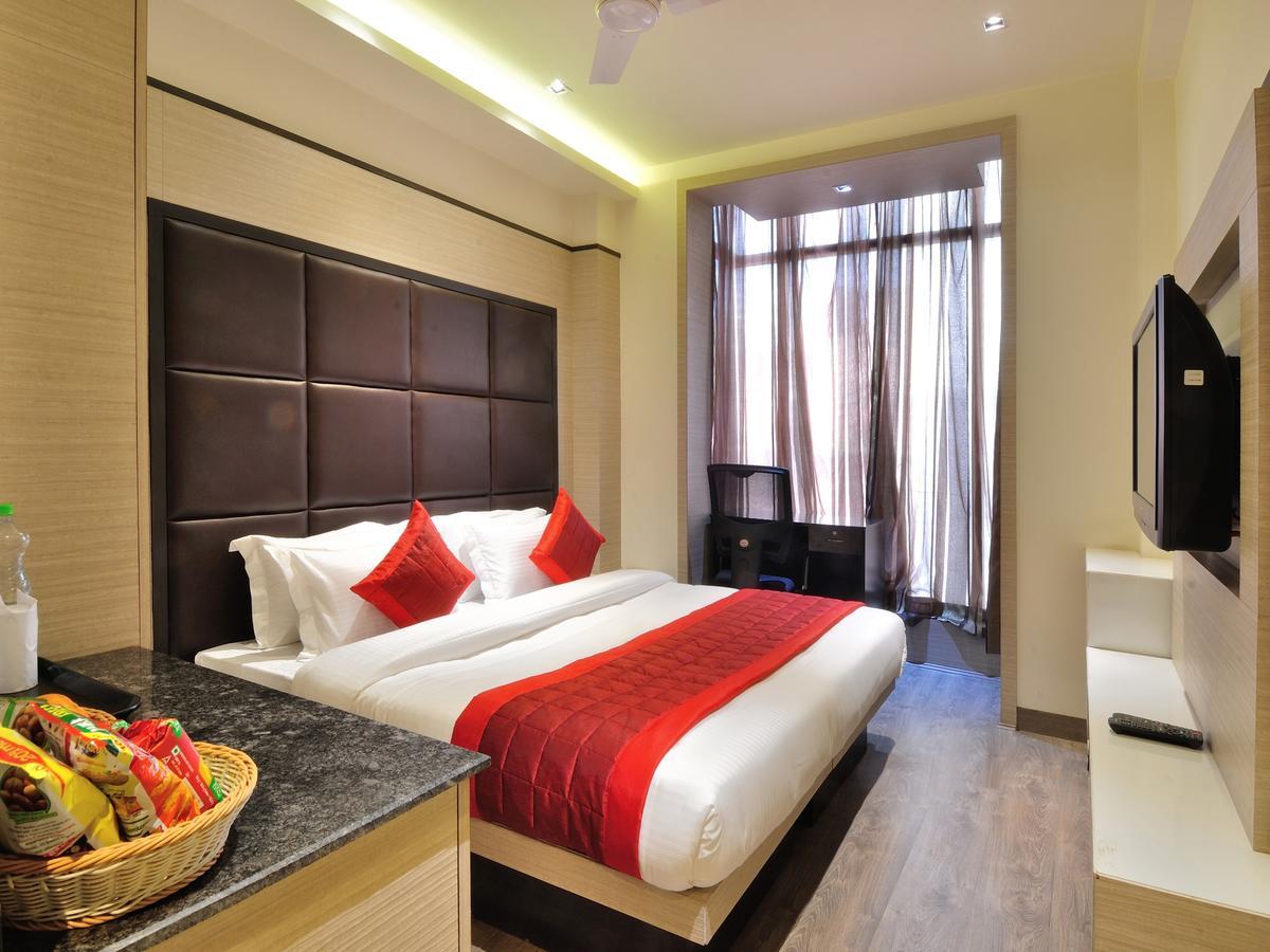 Hotel Royal Grand - Opposite Axis Bank East Patel Nagar New Delhi Exteriör bild