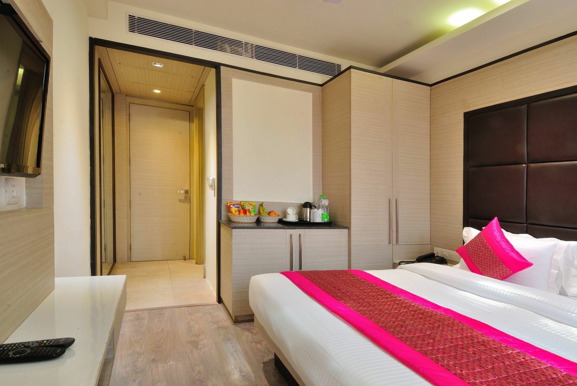 Hotel Royal Grand - Opposite Axis Bank East Patel Nagar New Delhi Exteriör bild
