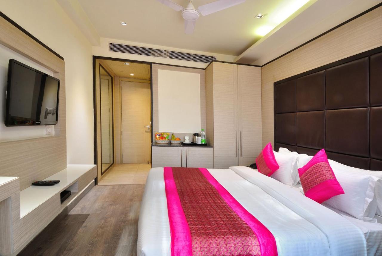 Hotel Royal Grand - Opposite Axis Bank East Patel Nagar New Delhi Exteriör bild