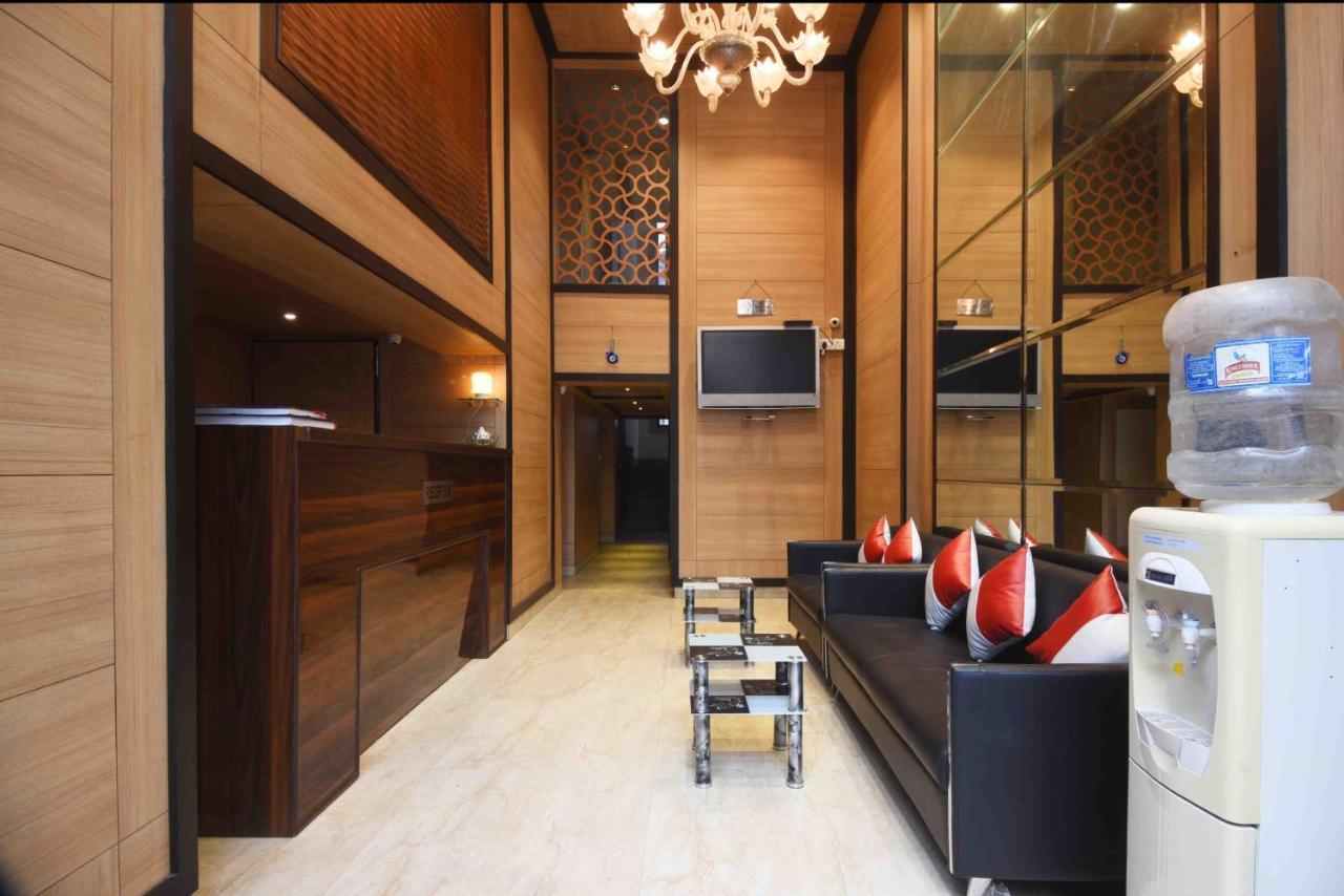 Hotel Royal Grand - Opposite Axis Bank East Patel Nagar New Delhi Exteriör bild