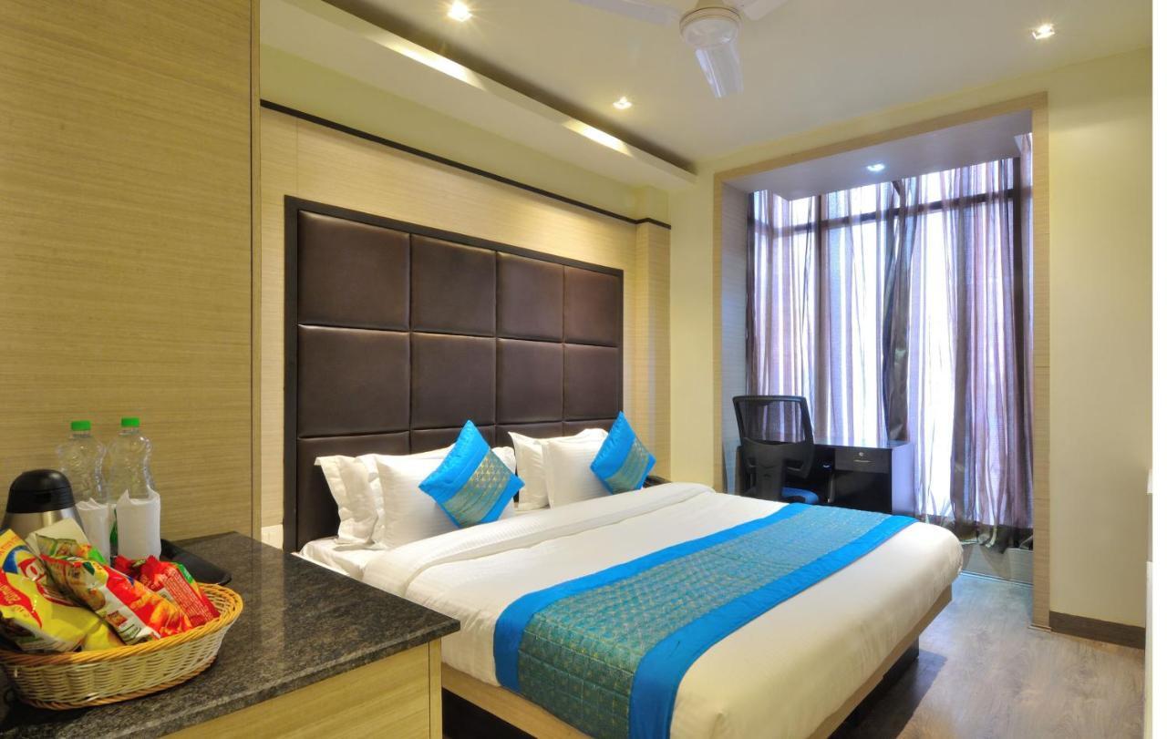 Hotel Royal Grand - Opposite Axis Bank East Patel Nagar New Delhi Exteriör bild